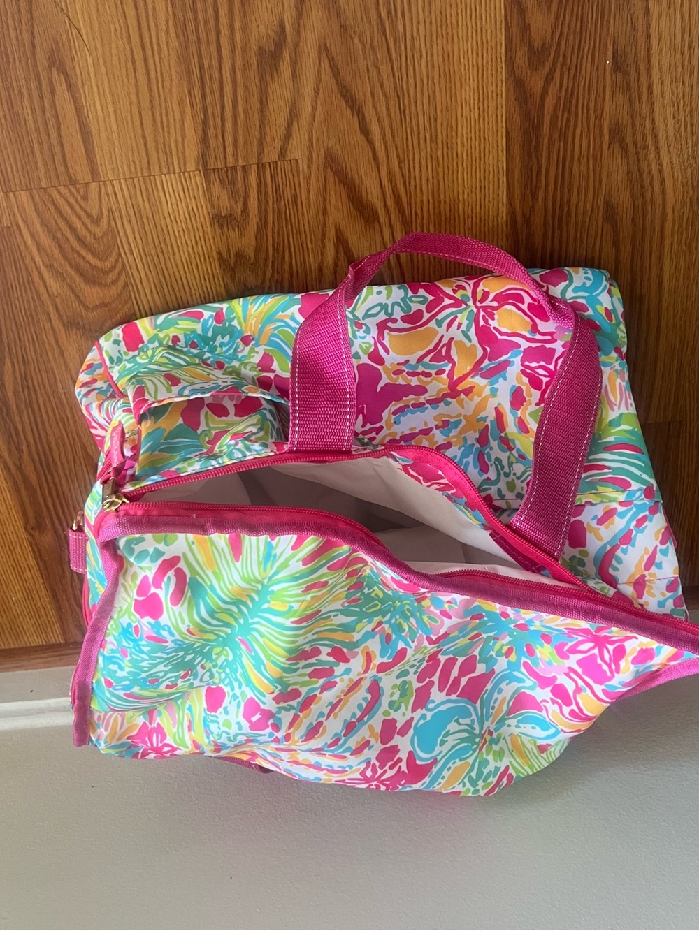 Like new Lilly Pulitzer Cooler with strap